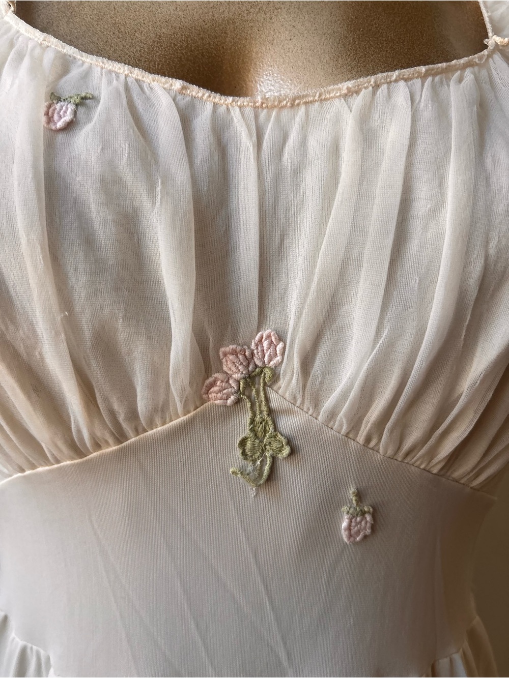 Antique 1950s Floral Embroidered Dress - Picture 5 of 7